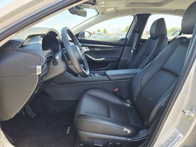Mazda Mazda3 Vehicle Full-screen Gallery Image 09