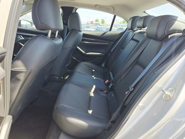Mazda Mazda3 Vehicle Full-screen Gallery Image 10