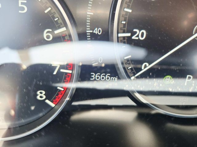 Mazda Mazda3 Vehicle Full-screen Gallery Image 20
