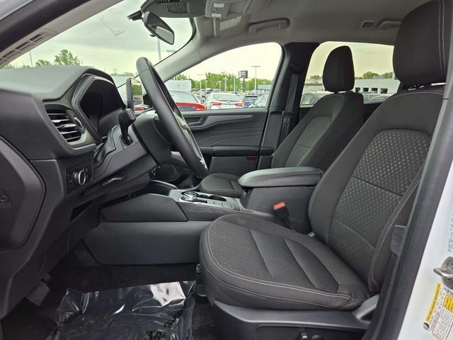 Ford Escape Vehicle Full-screen Gallery Image 08