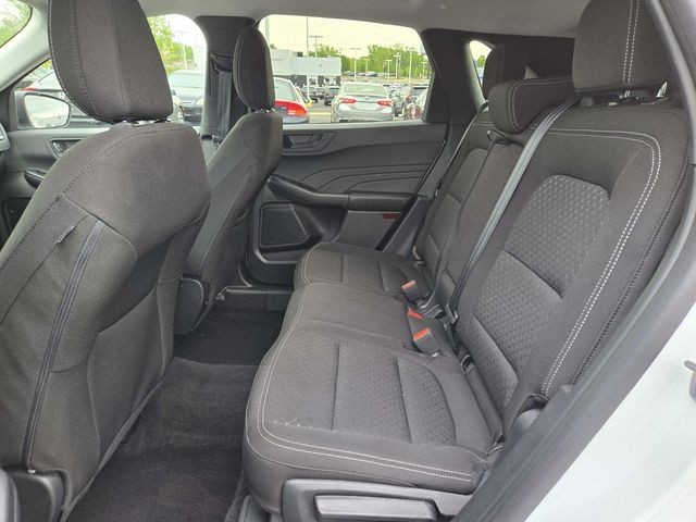 Ford Escape Vehicle Full-screen Gallery Image 09