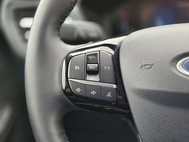 Ford Escape Vehicle Full-screen Gallery Image 16