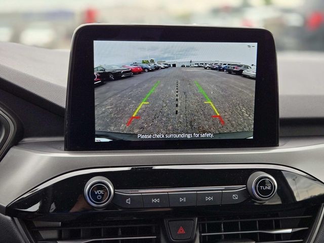 Ford Escape Vehicle Full-screen Gallery Image 23