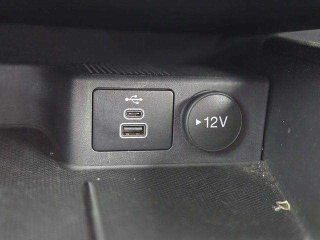 Ford Escape Vehicle Full-screen Gallery Image 26