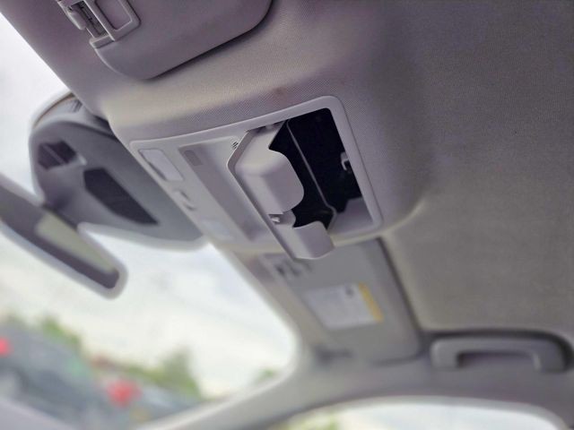 Ford Escape Vehicle Full-screen Gallery Image 28