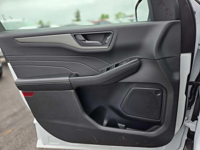 Ford Escape Vehicle Full-screen Gallery Image 30