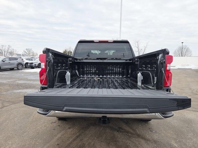 Chevrolet Silverado 1500 Vehicle Full-screen Gallery Image 10