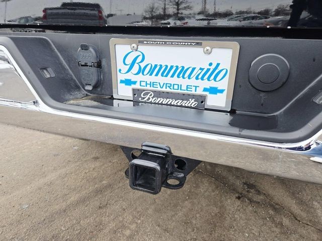 Chevrolet Silverado 1500 Vehicle Full-screen Gallery Image 11