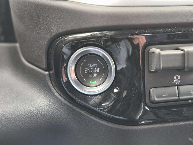 Chevrolet Silverado 1500 Vehicle Full-screen Gallery Image 27