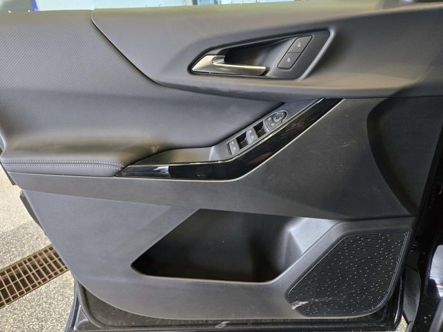 Chevrolet Equinox Vehicle Full-screen Gallery Image 23