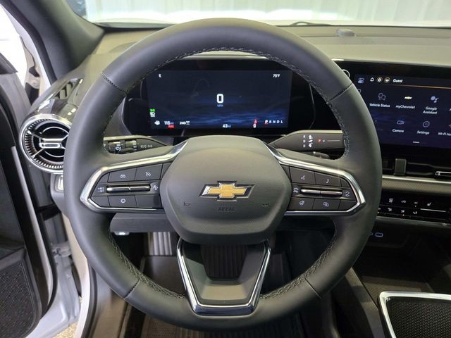 Chevrolet Equinox Vehicle Full-screen Gallery Image 15
