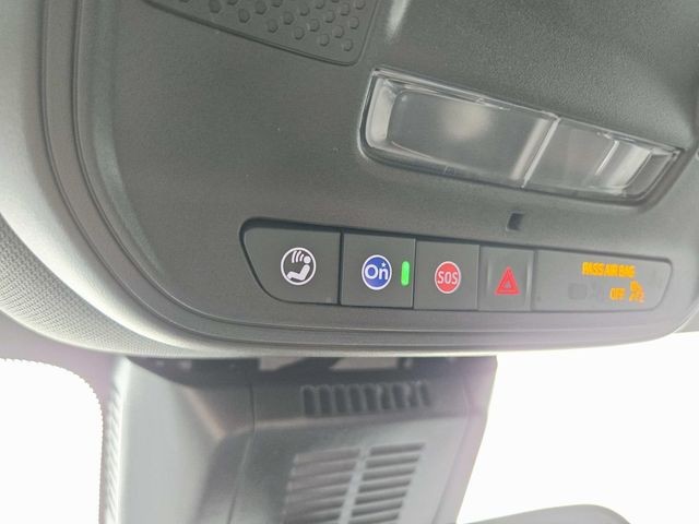 Chevrolet Equinox Vehicle Full-screen Gallery Image 25