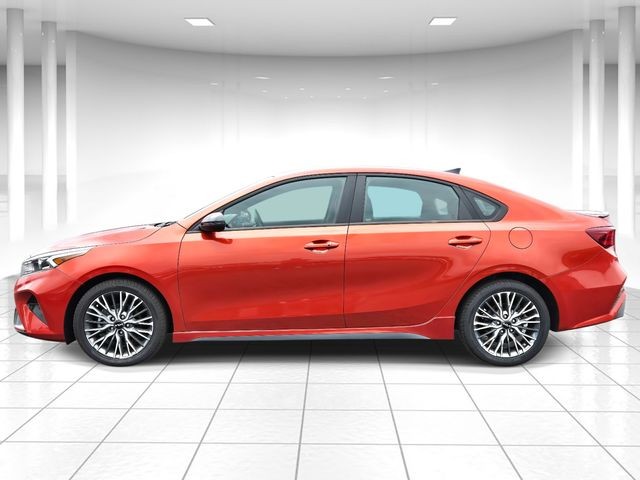 Kia Forte Vehicle Full-screen Gallery Image 02