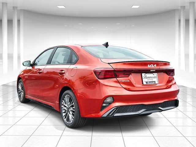 Kia Forte Vehicle Full-screen Gallery Image 03