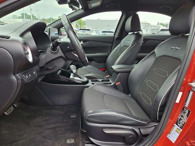 Kia Forte Vehicle Full-screen Gallery Image 08