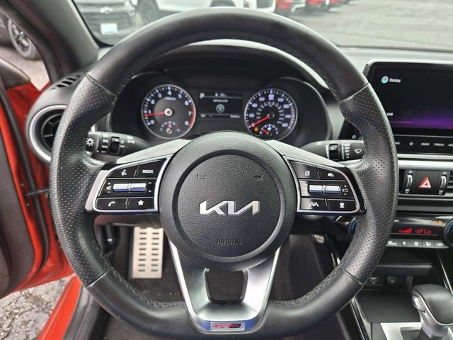 Kia Forte Vehicle Full-screen Gallery Image 15