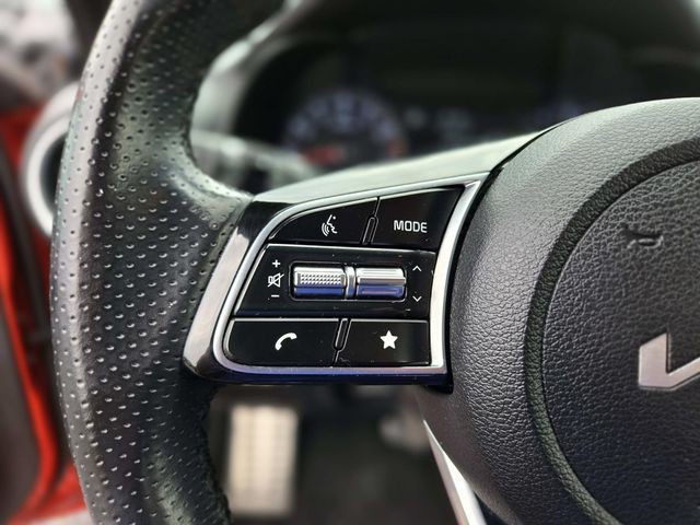 Kia Forte Vehicle Full-screen Gallery Image 16