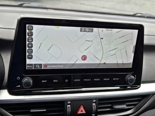 Kia Forte Vehicle Full-screen Gallery Image 22