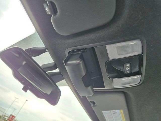 Kia Forte Vehicle Full-screen Gallery Image 28