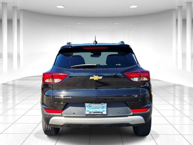Chevrolet Trailblazer Vehicle Full-screen Gallery Image 04