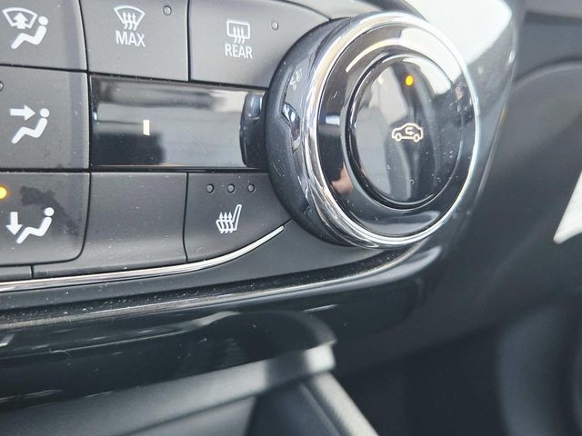 Chevrolet Trailblazer Vehicle Full-screen Gallery Image 24