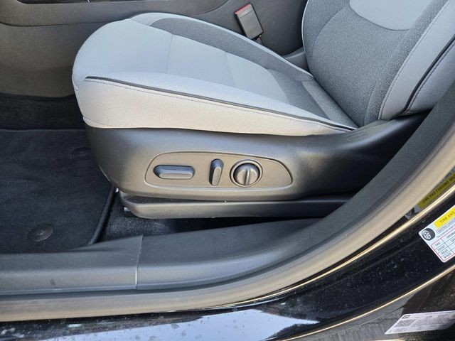 Chevrolet Trailblazer Vehicle Full-screen Gallery Image 32