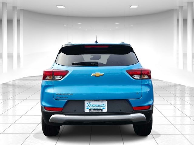 Chevrolet Trailblazer Vehicle Full-screen Gallery Image 04