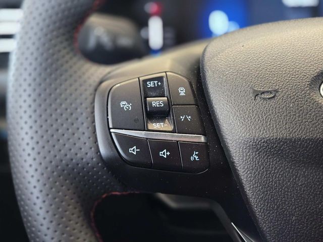 Ford Escape Vehicle Full-screen Gallery Image 17