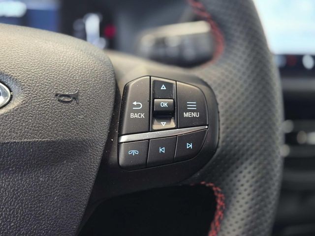 Ford Escape Vehicle Full-screen Gallery Image 18