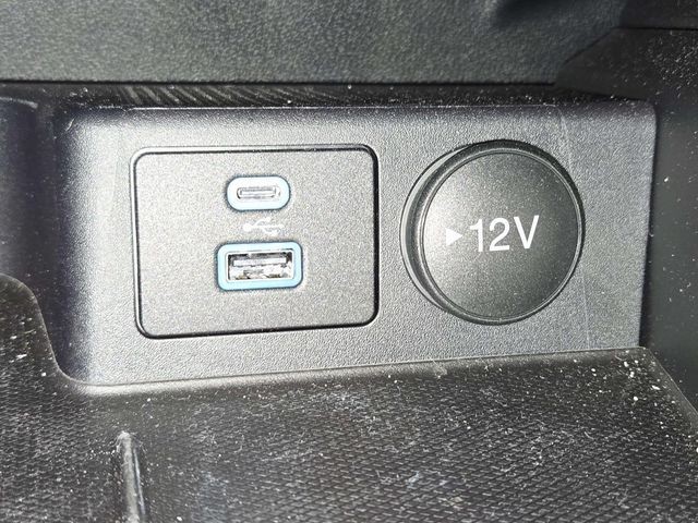 Ford Escape Vehicle Full-screen Gallery Image 27