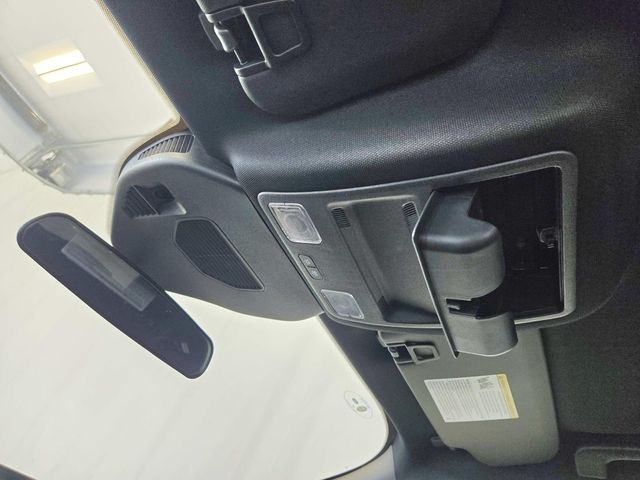 Ford Escape Vehicle Full-screen Gallery Image 29