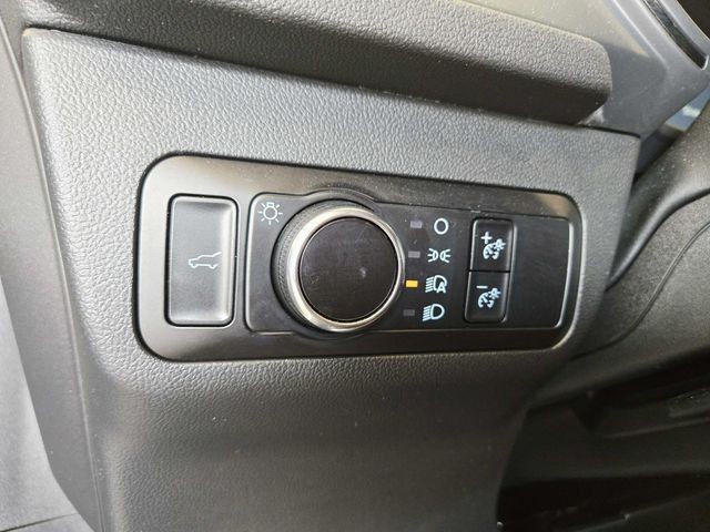 Ford Escape Vehicle Full-screen Gallery Image 30