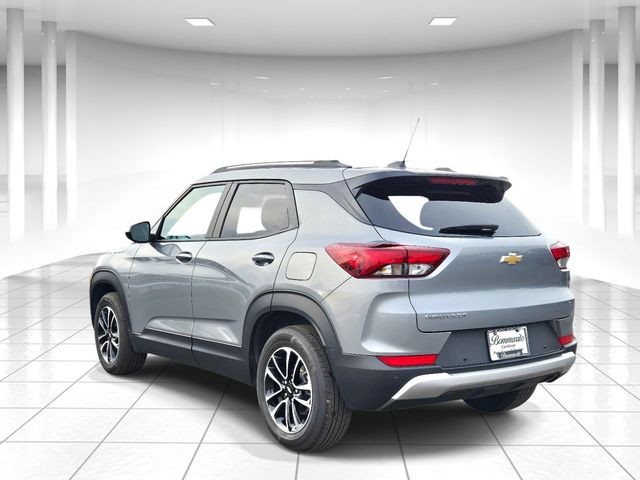 Chevrolet Trailblazer Vehicle Full-screen Gallery Image 03