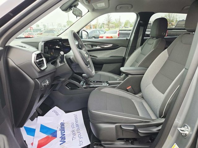 Chevrolet Trailblazer Vehicle Full-screen Gallery Image 08