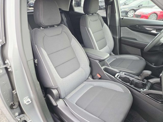 Chevrolet Trailblazer Vehicle Full-screen Gallery Image 12