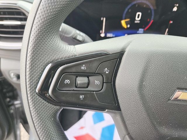 Chevrolet Trailblazer Vehicle Full-screen Gallery Image 15