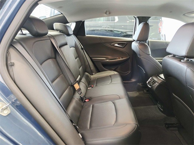 Chevrolet Malibu Vehicle Full-screen Gallery Image 11
