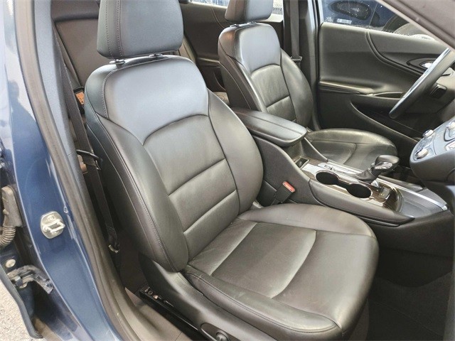 Chevrolet Malibu Vehicle Full-screen Gallery Image 12