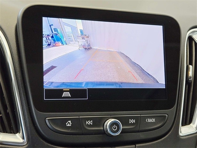 Chevrolet Malibu Vehicle Full-screen Gallery Image 23