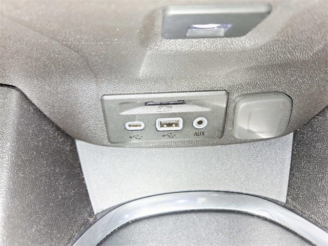 Chevrolet Malibu Vehicle Full-screen Gallery Image 27