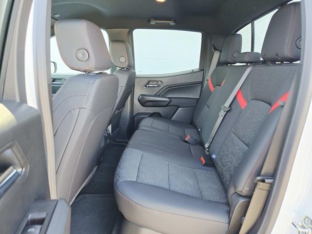 Chevrolet Colorado Vehicle Full-screen Gallery Image 09