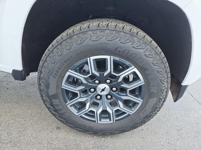 Chevrolet Colorado Vehicle Full-screen Gallery Image 14