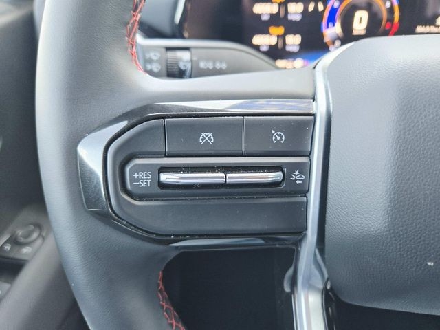 Chevrolet Colorado Vehicle Full-screen Gallery Image 16