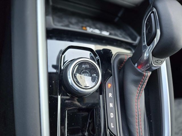 Chevrolet Colorado Vehicle Full-screen Gallery Image 25