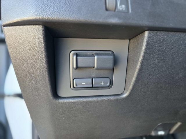 Chevrolet Colorado Vehicle Full-screen Gallery Image 31