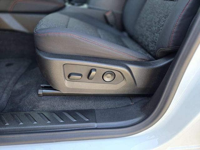 Chevrolet Colorado Vehicle Full-screen Gallery Image 32