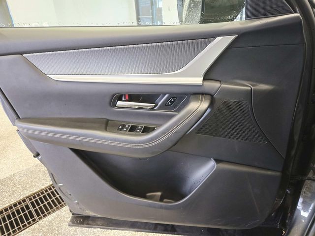 Mazda CX-90 Vehicle Full-screen Gallery Image 13