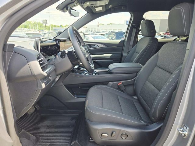 Chevrolet Traverse Vehicle Full-screen Gallery Image 08