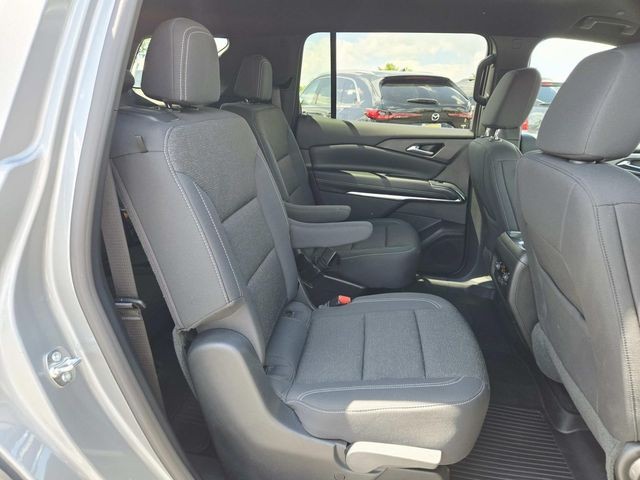 Chevrolet Traverse Vehicle Full-screen Gallery Image 13