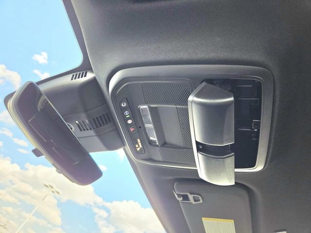 Chevrolet Traverse Vehicle Full-screen Gallery Image 29